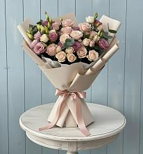 Букет цветов из:  Розы и Лизиантусы в Бахтеево