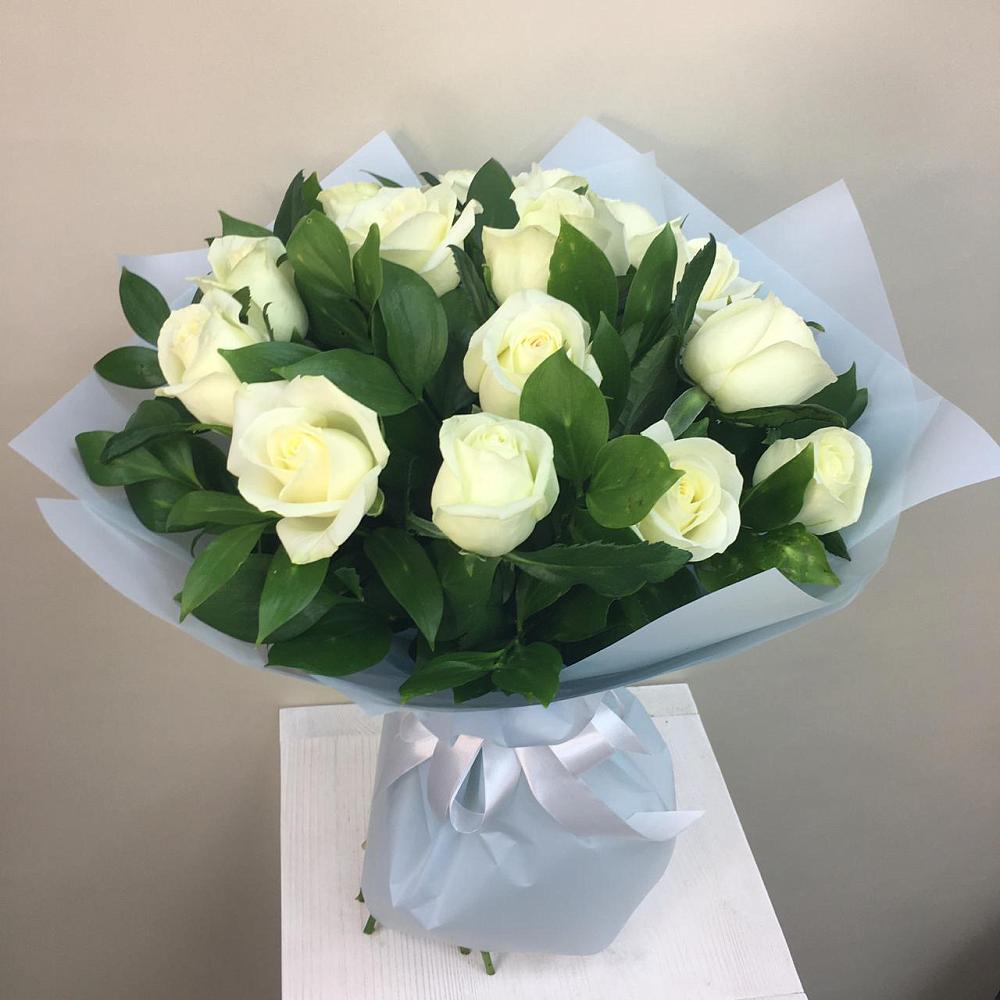 Букет 15 Белых роз Проуд в Бахтеево