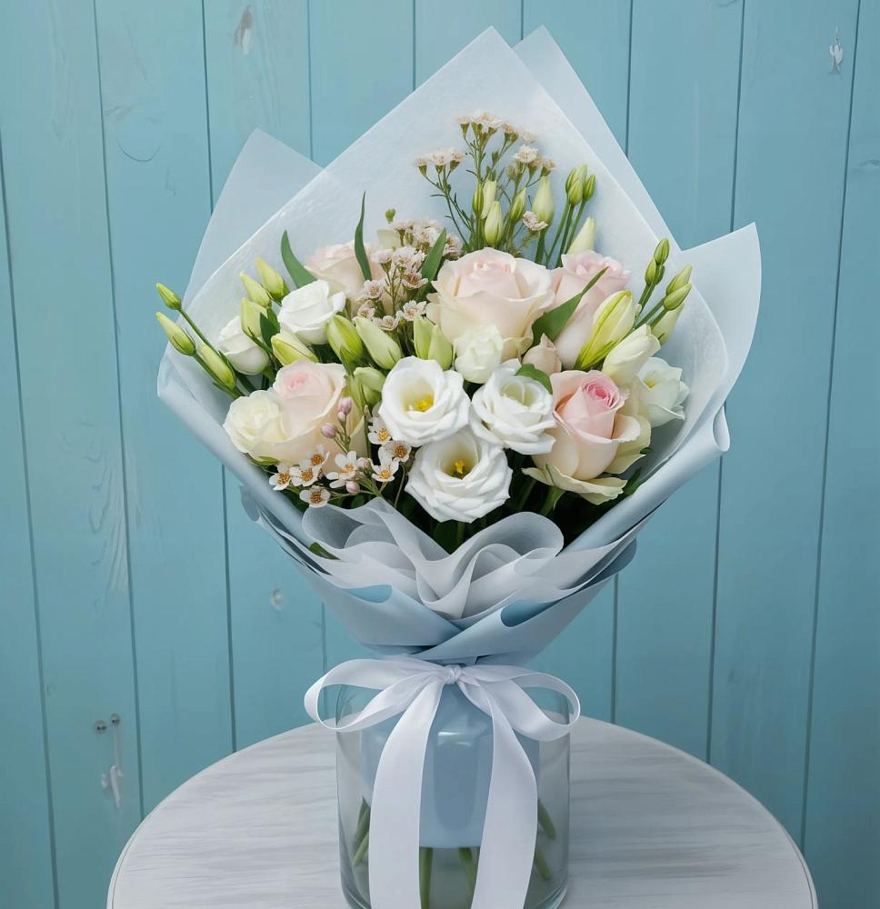 Букет цветов из: Розы и Лизиантусы в Бахтеево