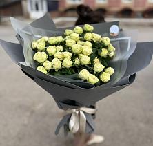 Букет Белые кустовые розы Солинеро в Бахтеево