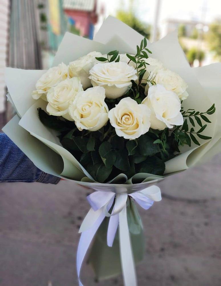 Букет Белые розы Проуд в Бахтеево