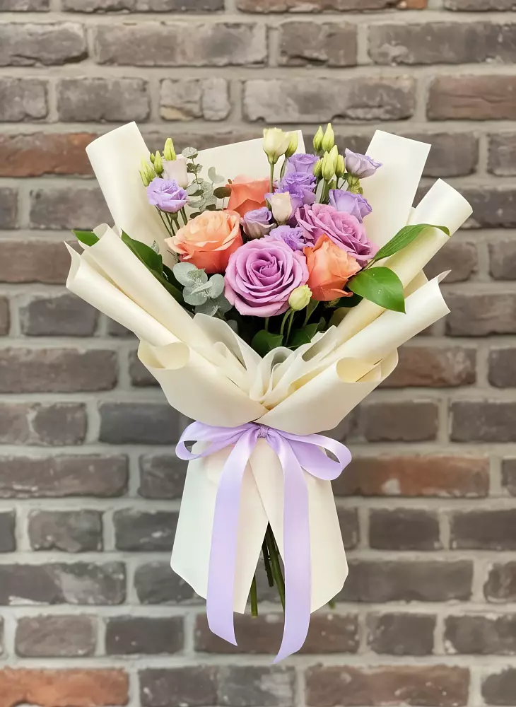 Букет цветов из: Лизиантусы и Розы в Бахтеево