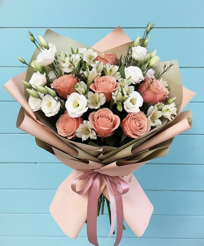Букет цветов из: Розы, Альстромерии и Лизиантусы в Бахтеево