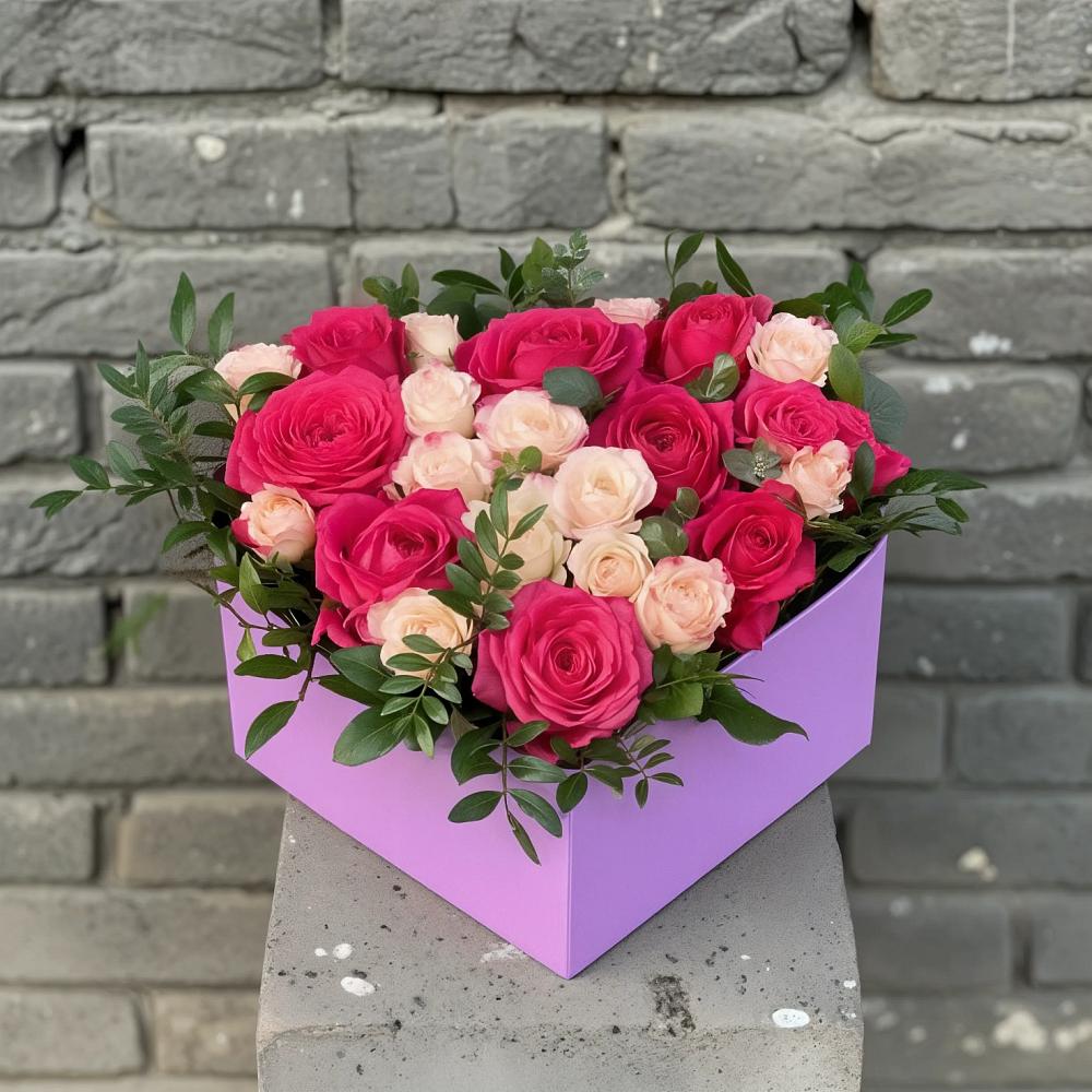 Цветочная композиция из Розы в коробке в Бахтеево