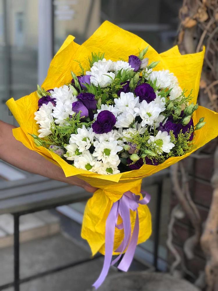 Букет цветов из: Ирисы, Хризантемы и Ромашки в Бахтеево