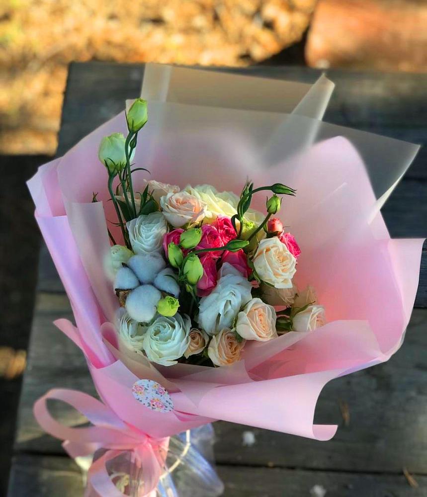 Букет цветов из: Розы и Лизиантусы в Бахтеево