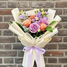 Букет цветов из:  Лизиантусы и Розы в Бахтеево