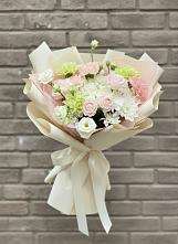 Букет цветов из:  Гвоздики, Розы, Лизиантусы и Хризантемы #REPLACE_PRED# Бахтеево