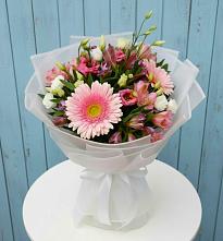 Букет цветов из:  Герберы, Альстромерии и Лизиантусы в Бахтеево