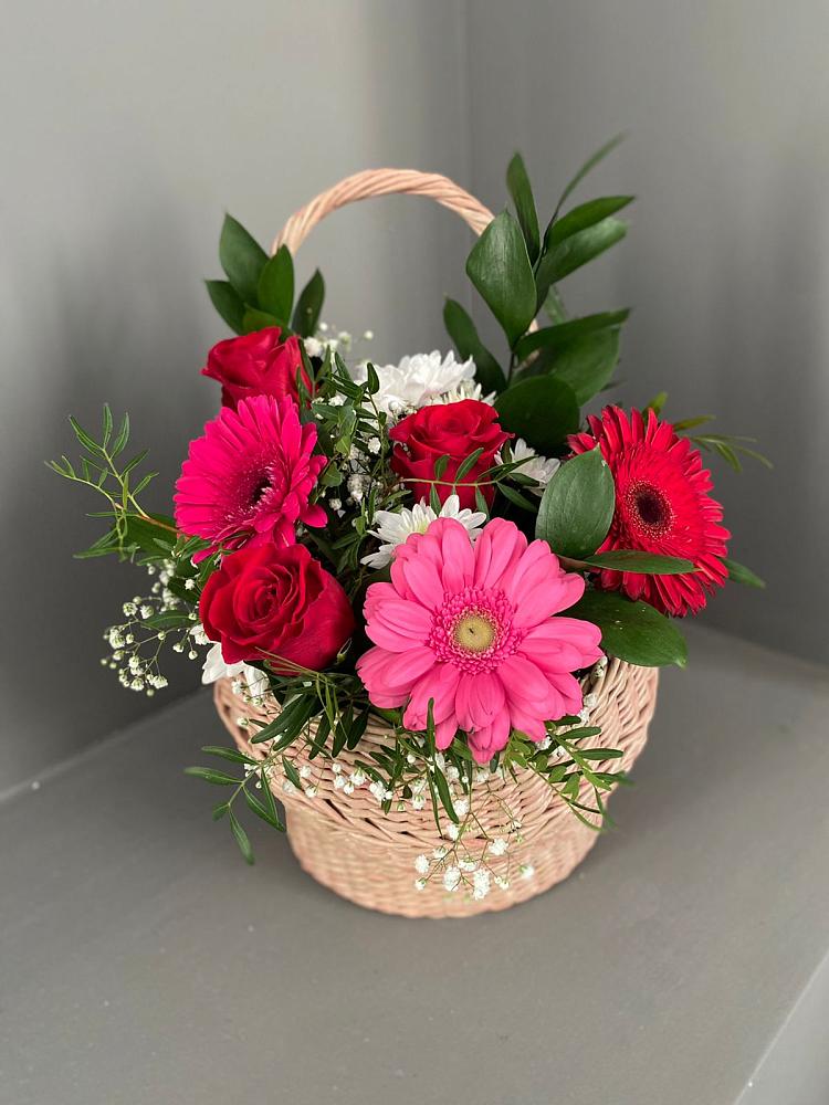 Цветочная композиция из Розы, Хризантемы и Герберы в корзине в Бахтеево
