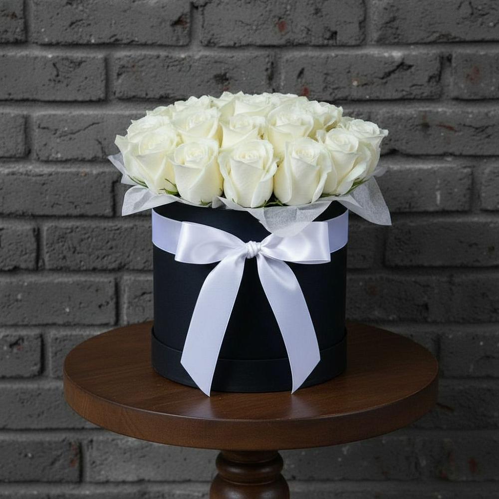 Цветочная композиция из Розы в шляпной коробке в Бахтеево