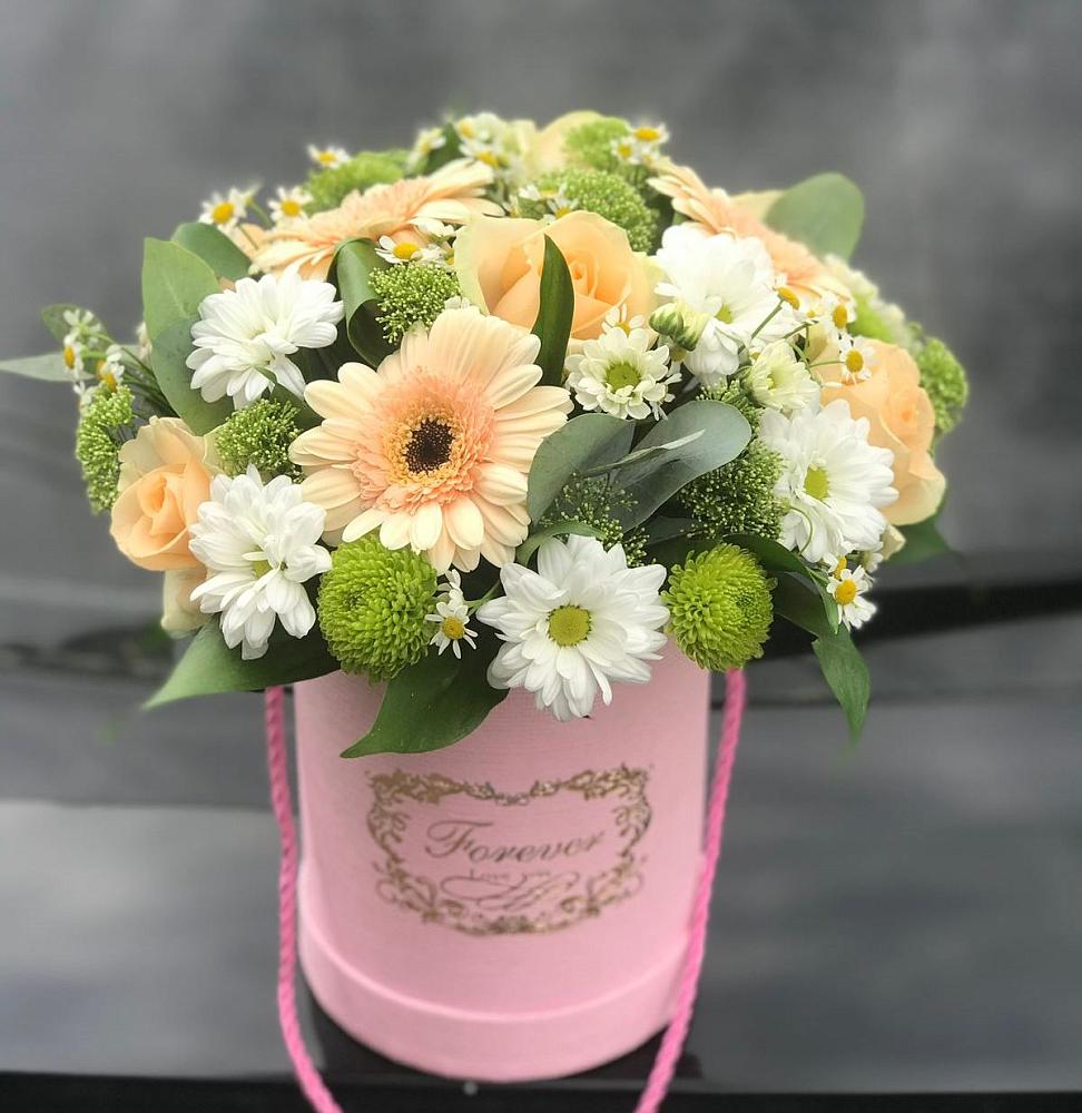 Цветочная композиция из Розы, Герберы и Хризантемы в шляпной коробке в Бахтеево