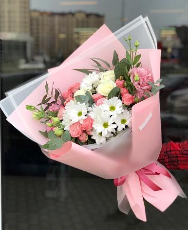 Букет цветов из: Розы, Лизиантусы и Хризантемы в Бахтеево
