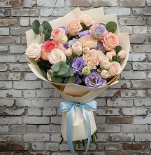 Букет цветов из:  Розы, Лизиантусы и Гвоздики в Бахтеево