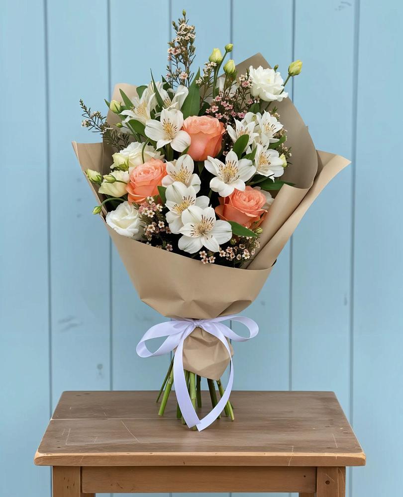 Букет цветов из: Альстромерии, Лизиантусы, Розы и Хризантемы в Бахтеево
