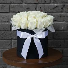 Цветочная композиция из Розы в шляпной коробке в Бахтеево