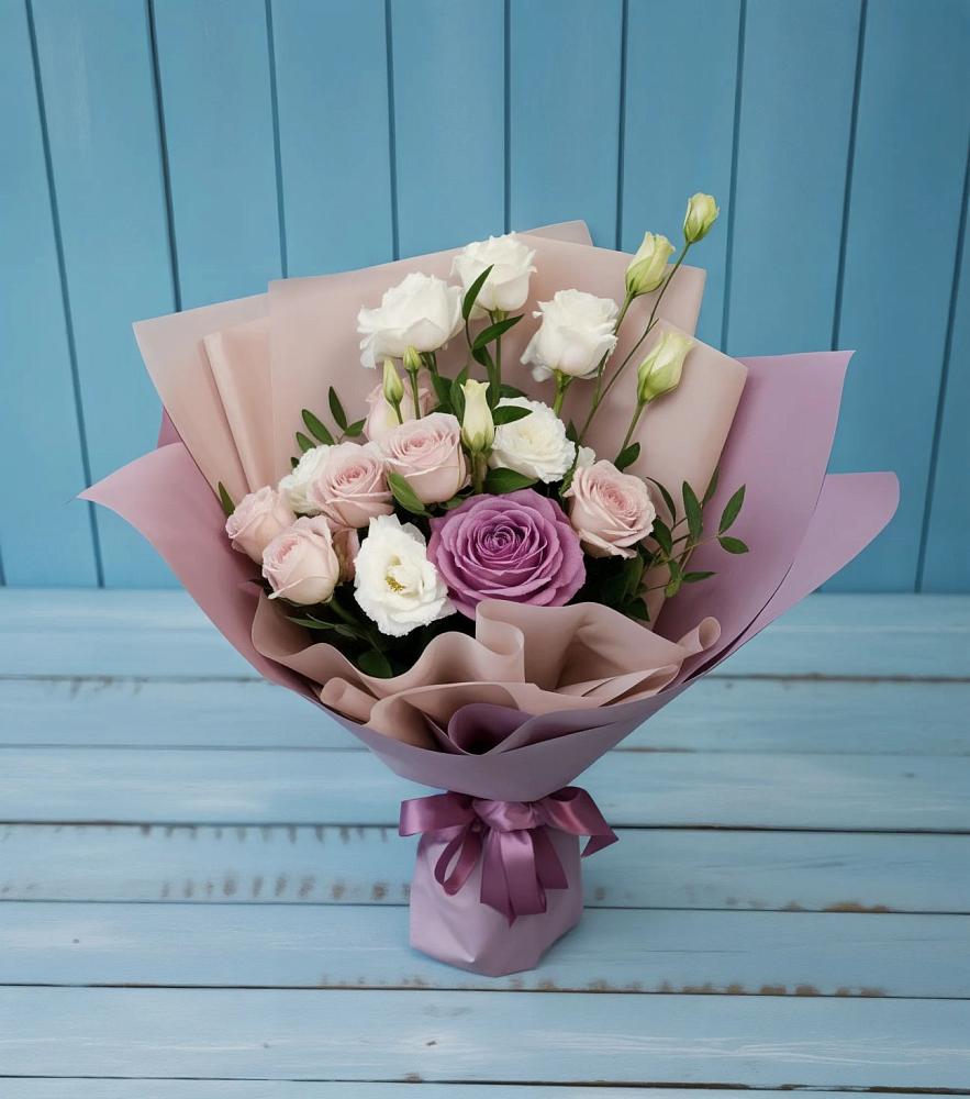 Букет цветов из: Розы и Лизиантусы в Бахтеево