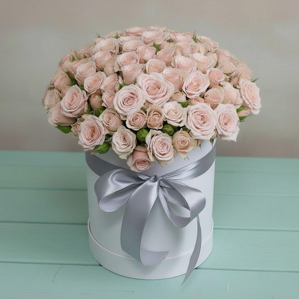 Цветочная композиция из Розы в шляпной коробке в Бахтеево